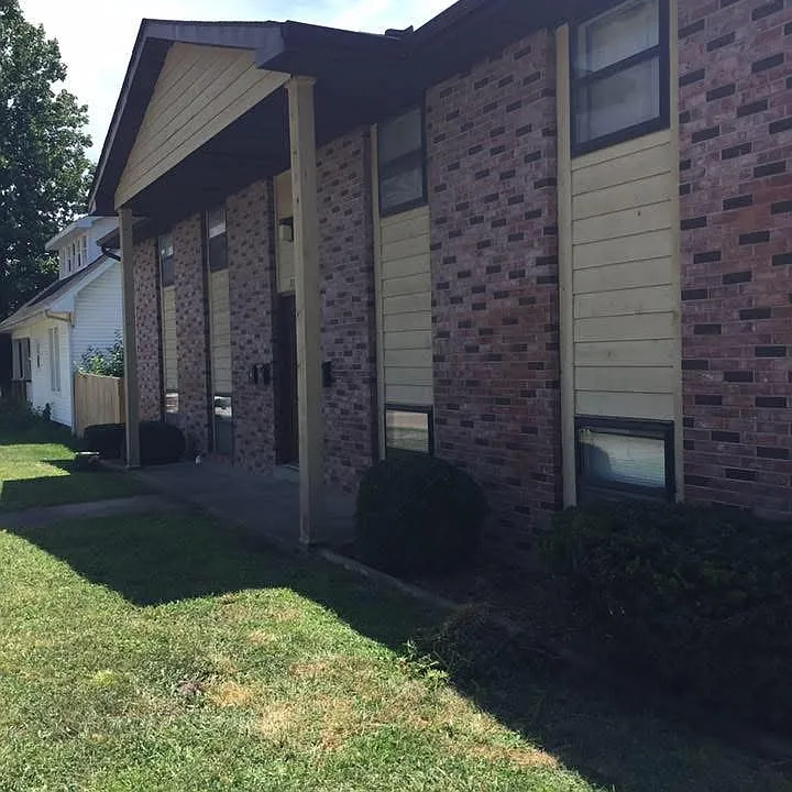 315 E Main St #4