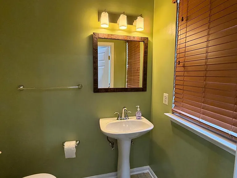 8307 Green Grass Rd — Photo 11