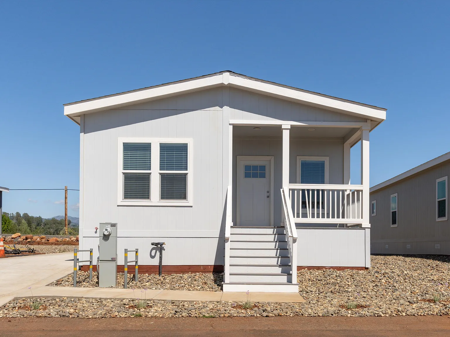 2 bed, 945 sqft, $1,600 — Photo 2