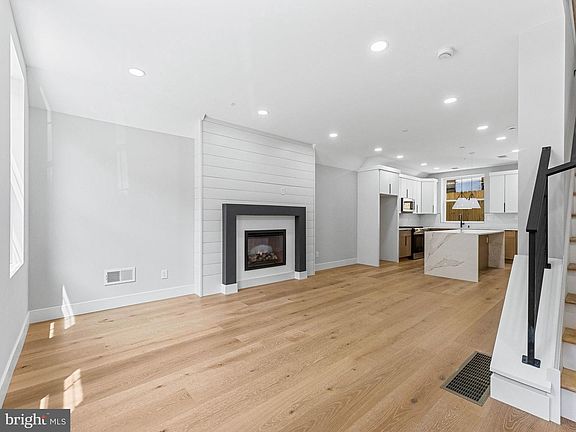 2nd image of 5365 Priscilla St