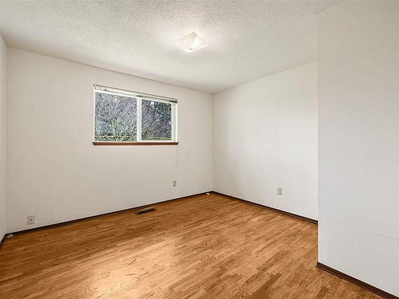 4th image of 4701 77th Avenue Ct W