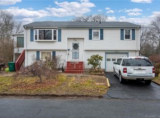 23 Emerson St, Bloomfield, CT 06002