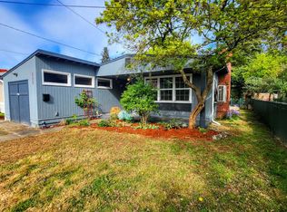 525 W Ballf St, Roseburg, OR 97471