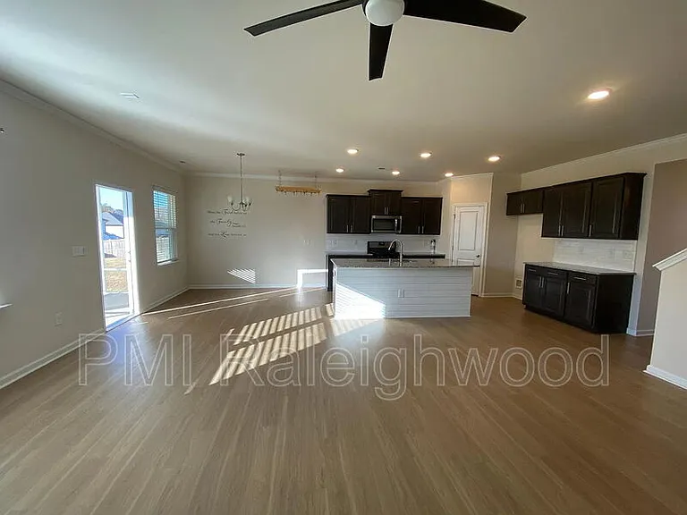 2124 Fox Chapel Pl — Photo 6