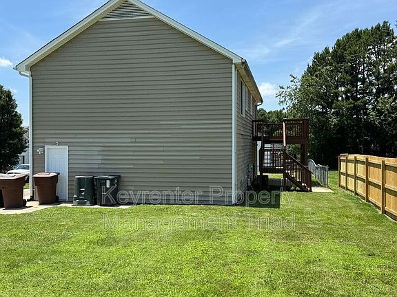 5th image of 307 Mount Olive Dr