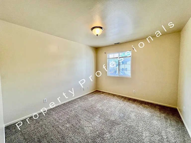 1015 Domelby Ct — Photo 10