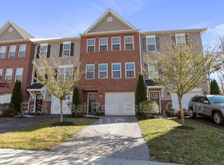 43 Savage Ct, Falling Waters, WV 25419