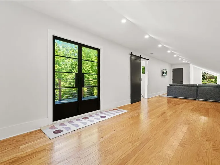 2186 Park Ter — Photo 35
