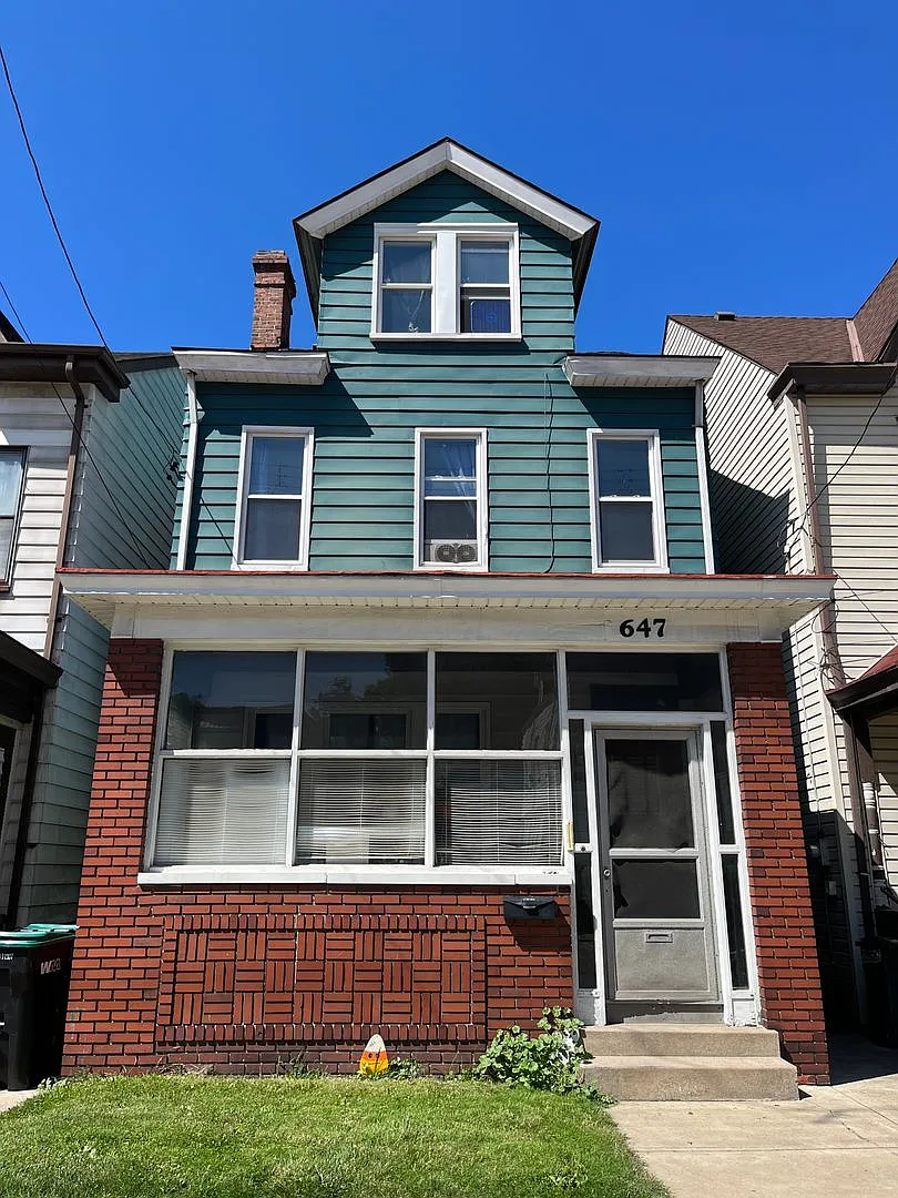 647 North Ave photo 1