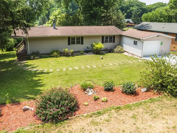 S938 W Redstone Dr, La Valle, WI 53941