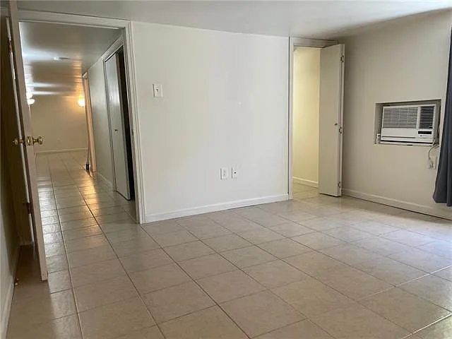 8300 Pritchard Pl #1/2 — Photo 11