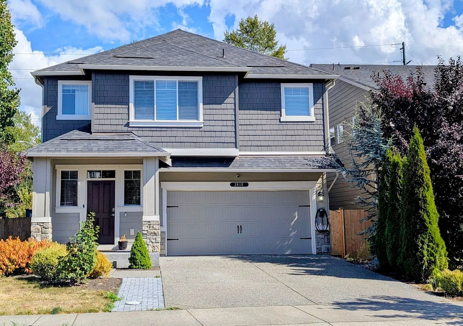HUGE 4 Bedroom House with Bonus Room - Lake Steven Schools — Photo 1