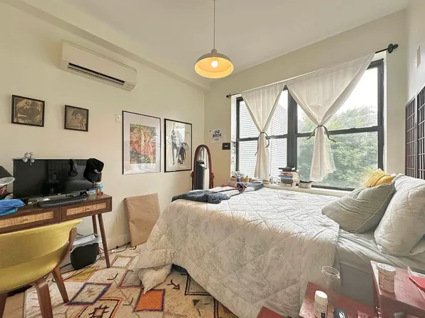 1513 Gates Avenue image 1 of 6