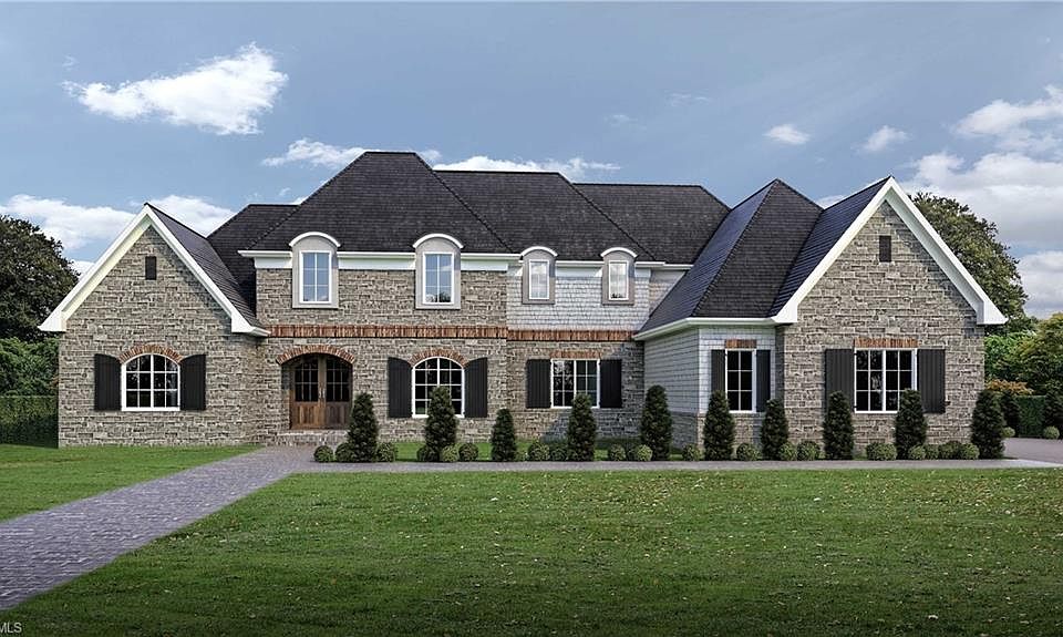 14 E Hanna Ln, Bratenahl, OH 44108 Zillow