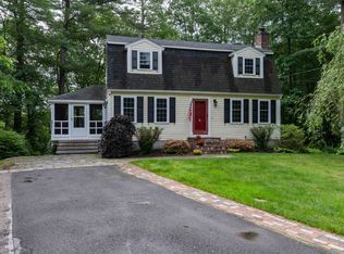 4 Blueberry Ln, Londonderry, NH 03053