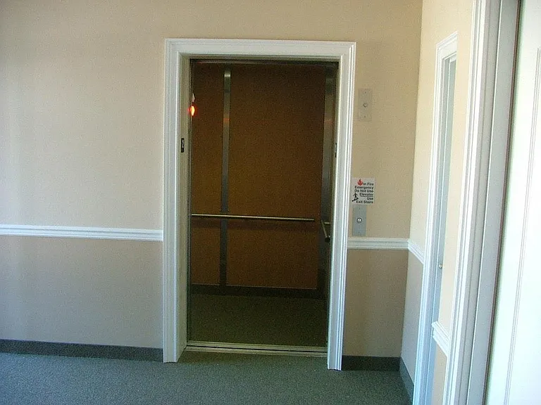 877 Main St — Photo 8