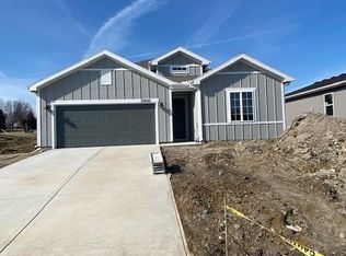 20686 Skyview Ln, Spring Hill, KS 66083