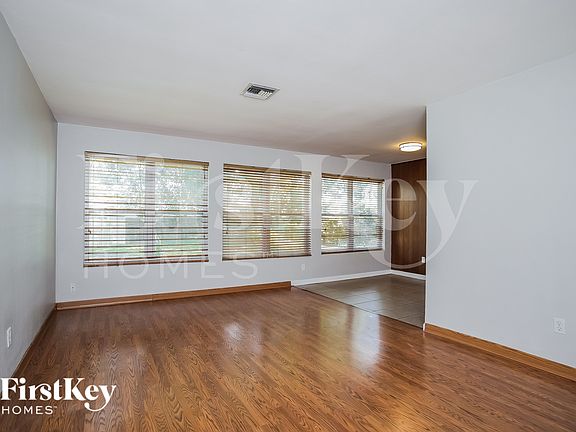 3rd image of 607 Faber Dr