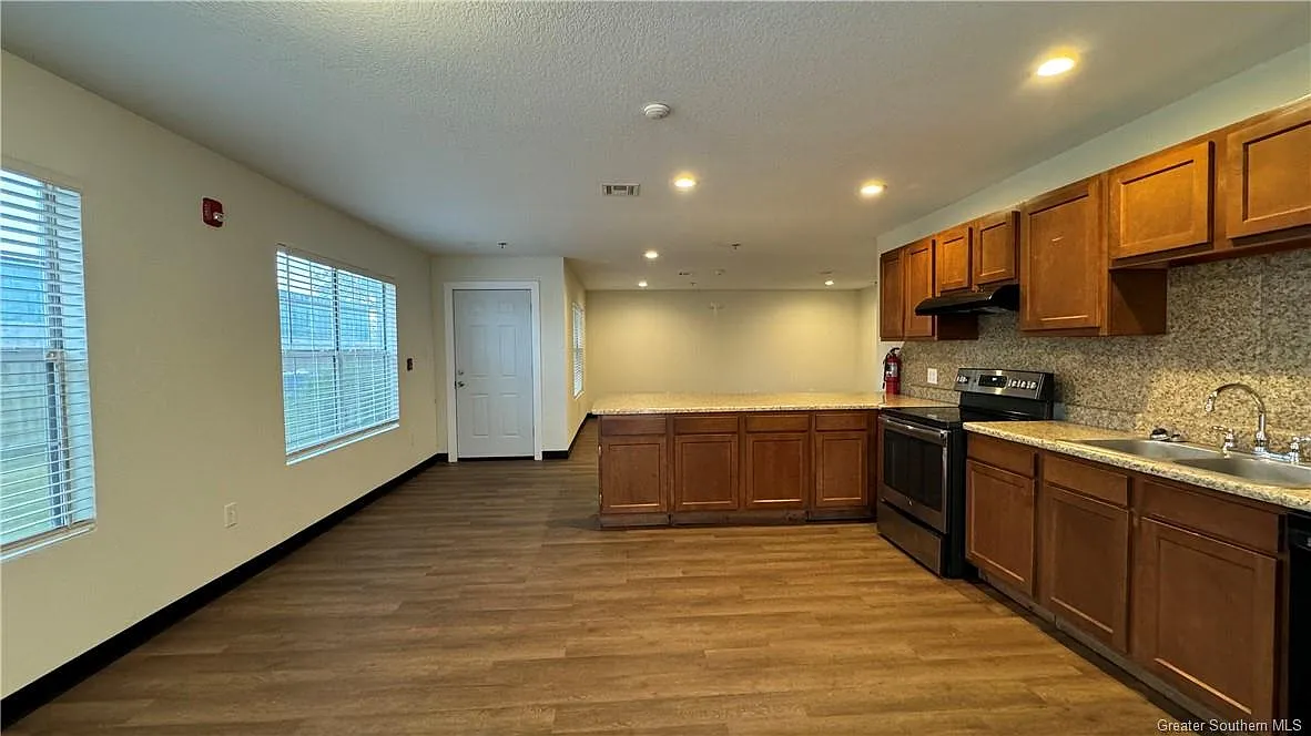 4 bed, 1642 sqft, $1,350 — Photo 4