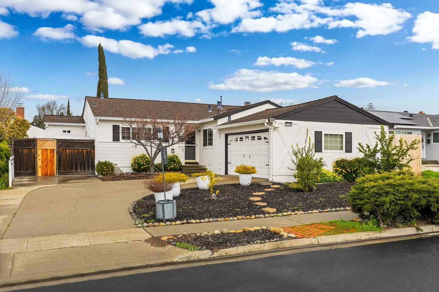 3148 Callaghan St photo 1