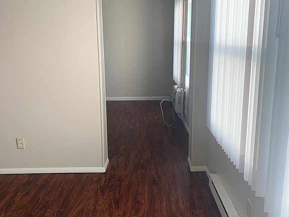 5th image of 2414 Lakeshore Dr APT E