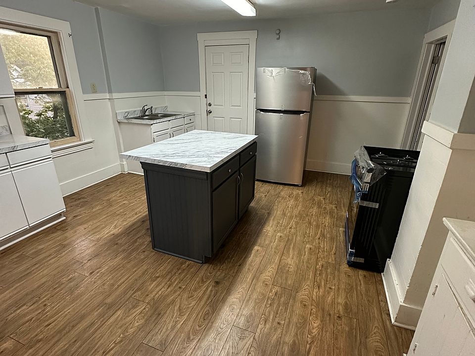 1st image of 544 E 21st St Floor 2