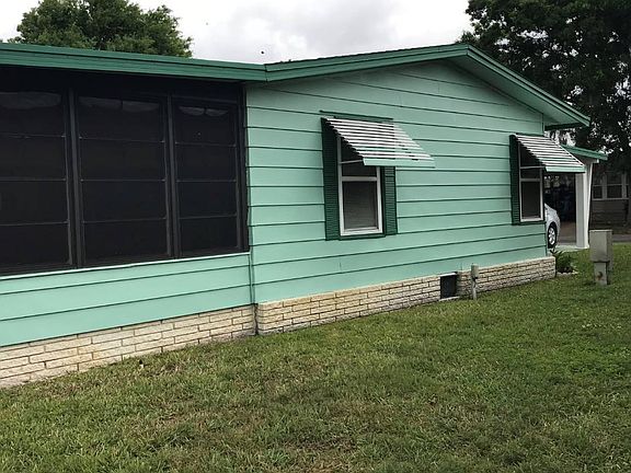 3rd image of 493 Lake Cir