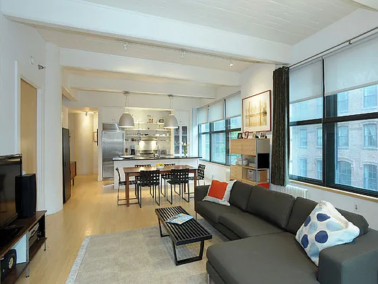 Sold by Sotheby's International Realty | media 30