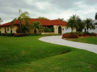 140 Viking Way, Naples, FL 34110