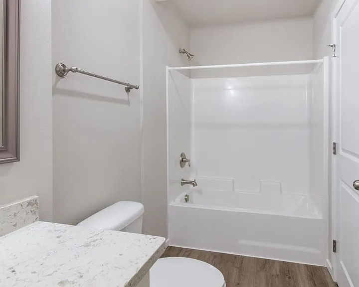 624 E 32nd St #403 — Photo 6