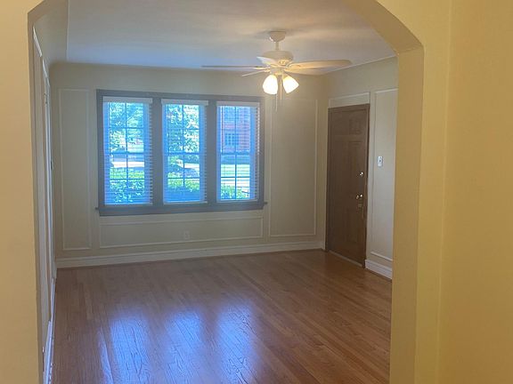 3rd image of 8012 Delmar Blvd #1W