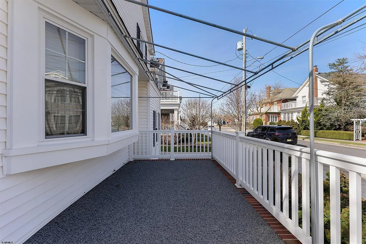 4 bed, 3.5 bath, 2082 sqft, $15,000 — Photo 3