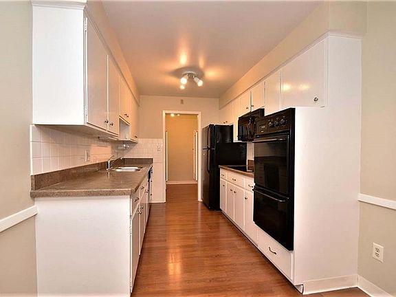 5th image of 22655 Chagrin Blvd Unit 409