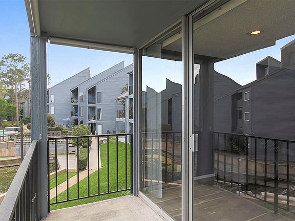 5th image of 12500 Melville Dr APT 238