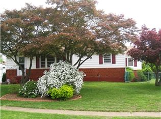 34 Dunsinane Dr, New Castle, DE 19720