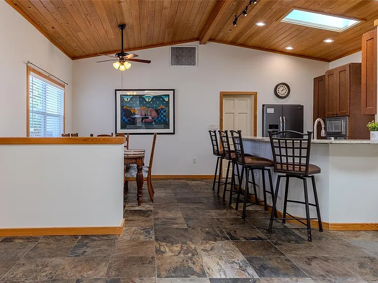 416 Sunset Dr — Photo 22
