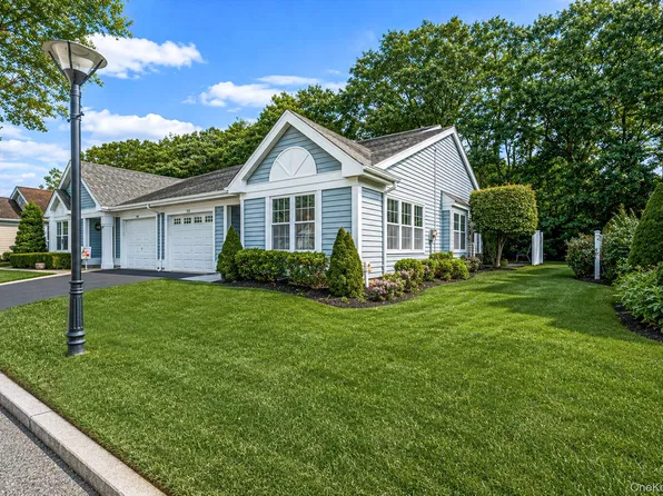 279 Glen Drive, Ridge, NY 11961