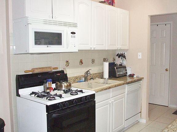 5th image of 9520 S Mayfield Ave #112