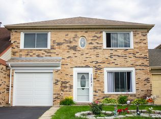 1173 Robin Dr, Carol Stream, IL 60188