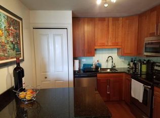 3033 N Sheridan Rd APT 911, Chicago, IL 60657