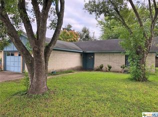 409 Monterrey Dr, Victoria, TX 77904