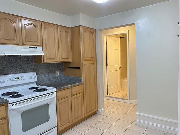 3rd image of 64A Shotwell St