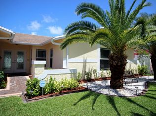 7380 W Country Club Blvd, Boca Raton, FL 33487