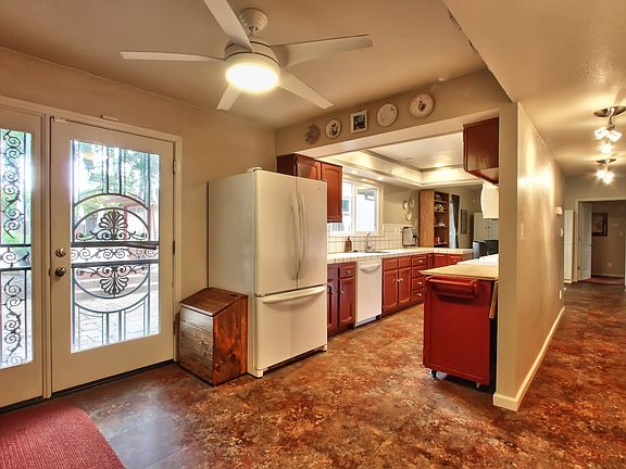 4th image of 9455 Shumway Dr