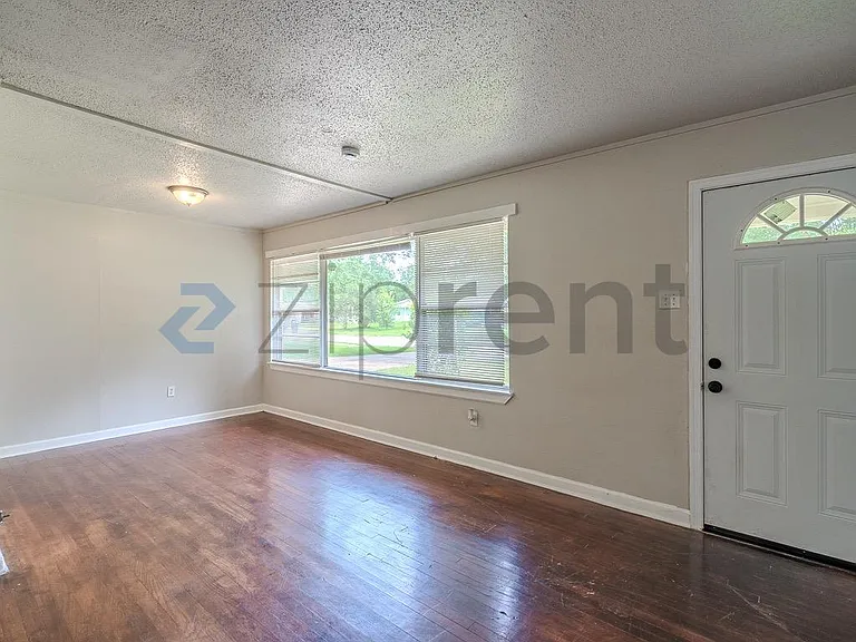 5818 Glenhurst Dr — Photo 6