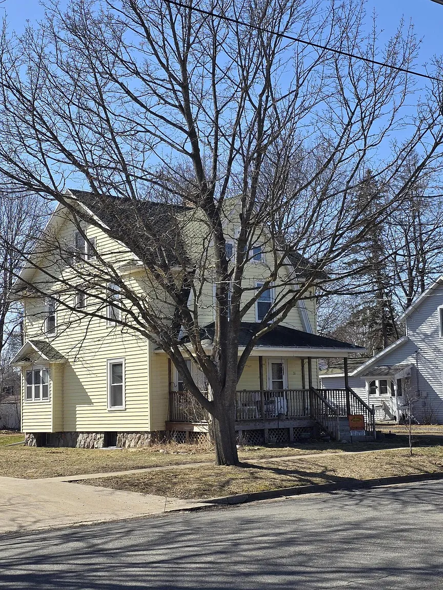320 W Madison St photo 1