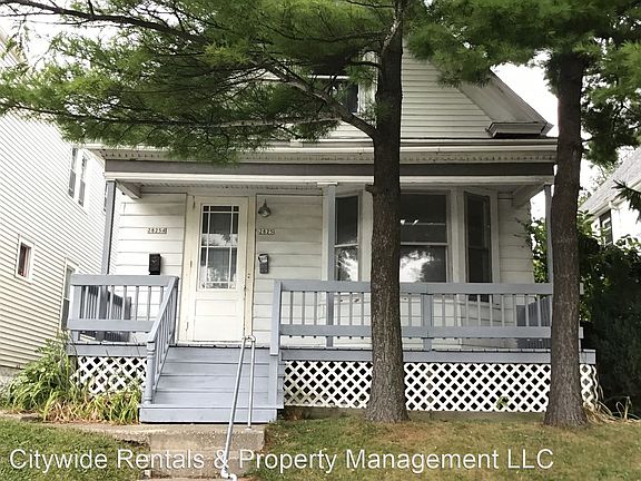 5th image of 2825A N Humboldt Ave