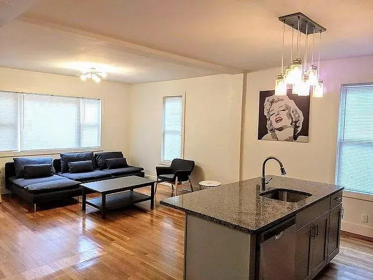 41 Saint John Ave — Photo 2