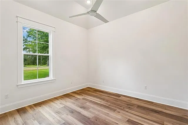 7220 The Woods Ave — Photo 16