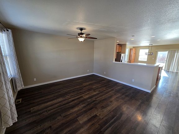 3rd image of 184 Bristlecone St